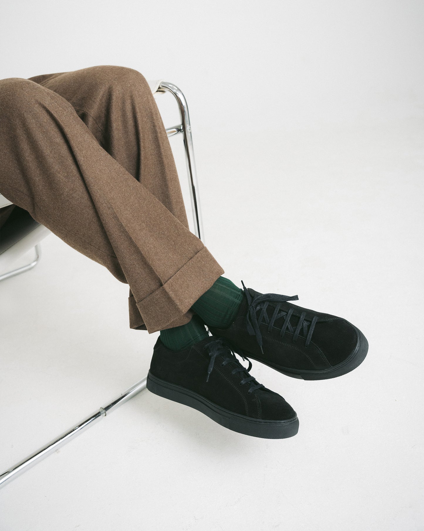 Oaxen Monochrome II – Black Suede