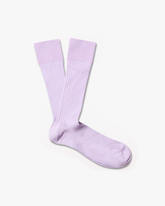 A pair of Axel – Cotton Socks in lavender purple, laid flat against a plain white background.