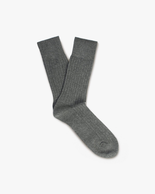 A pair of ribbed Oscar – Cotton Socks in grey, laid out against a clean white background.