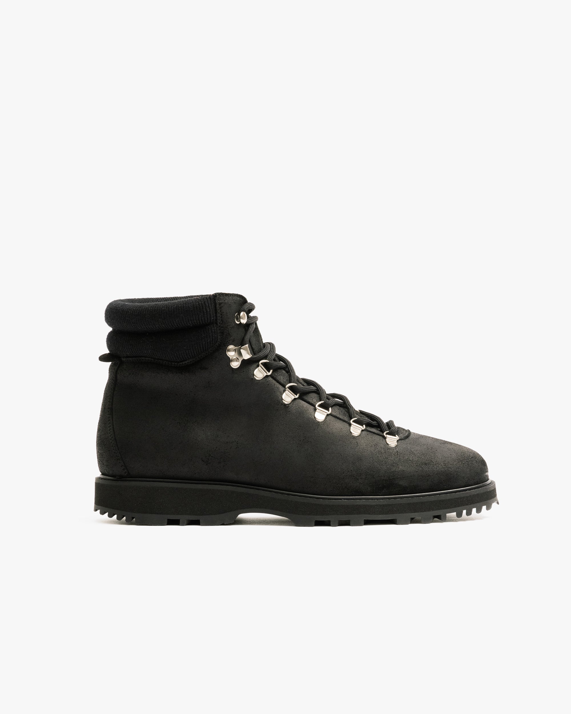 Duved Waxed Suede Boots | Black | Myrqvist