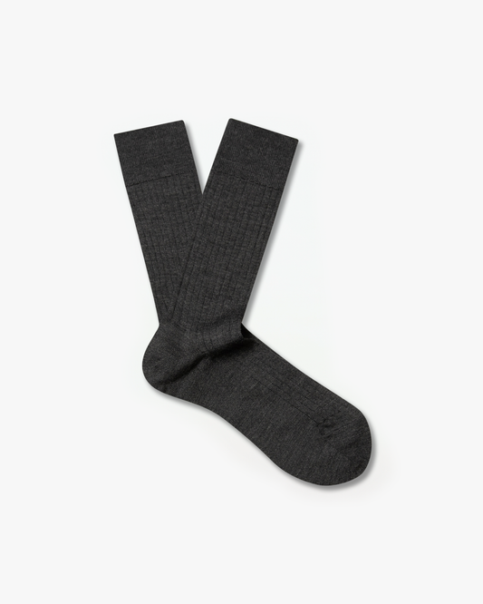 Ludvig – Socken aus Merinowolle – Dunkelgrau